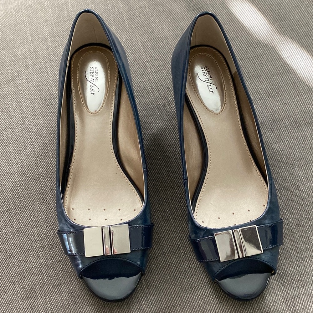 Hardly worn Alfani wedges